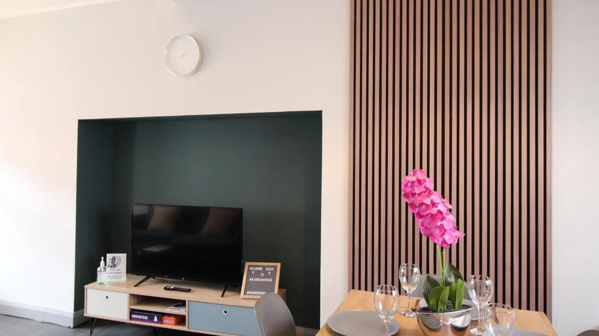 Anjore House - Modern House In Belfast City 0*,